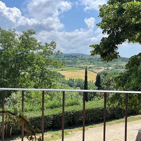 ベッド・アンド・ブレックファスト Podere Orzale Hospitality & Quarter Horses Usigliano